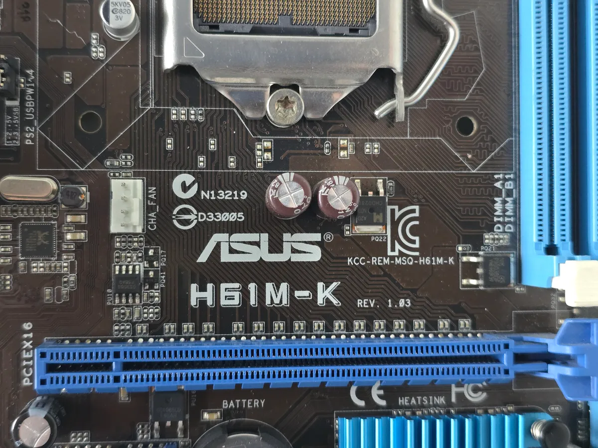 Материнська плата ASUS H61M-K LGA 1155 | Гарантія якості від KOMPi