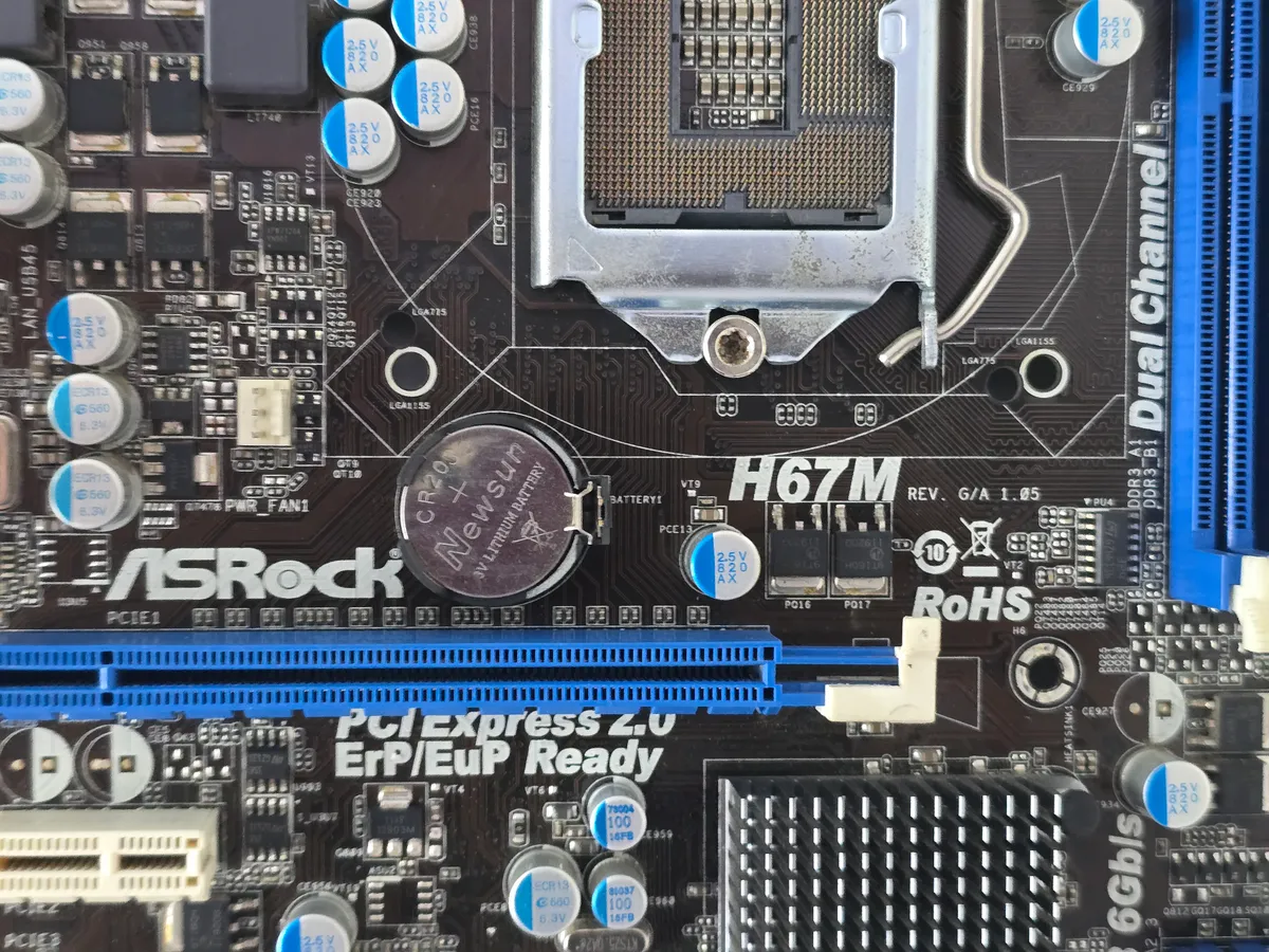 Материнська плата ASRock H67M Socket 1155 | Гарантія якості від KOMPi
