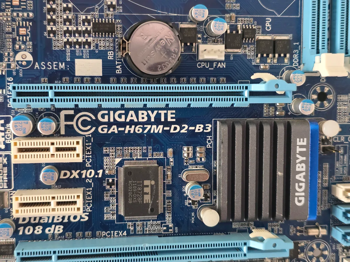 Материнська плата Gigabyte GA-H67M-D2-B3 | Гарантія якості від KOMPi