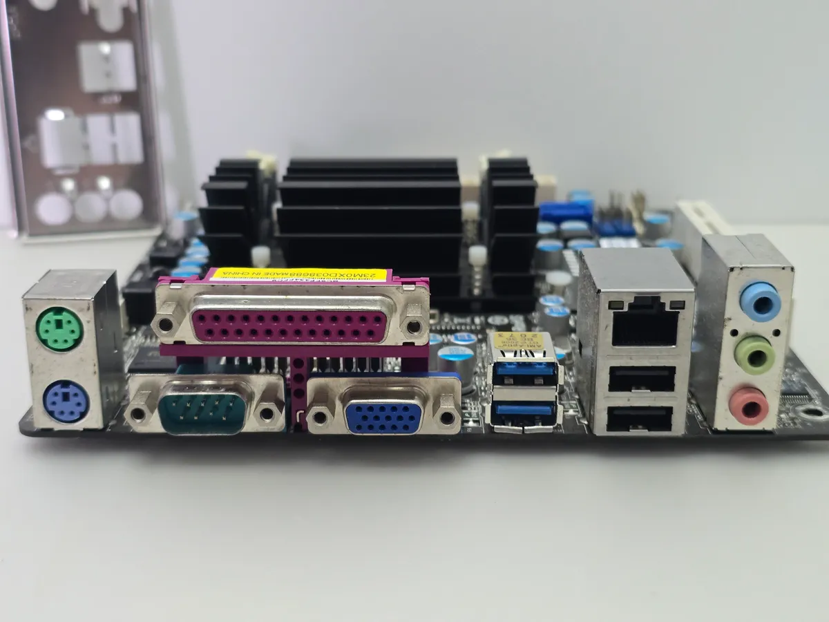 Материнська плата ASRock AD2700B-ITX | Гарантія якості від KOMPi