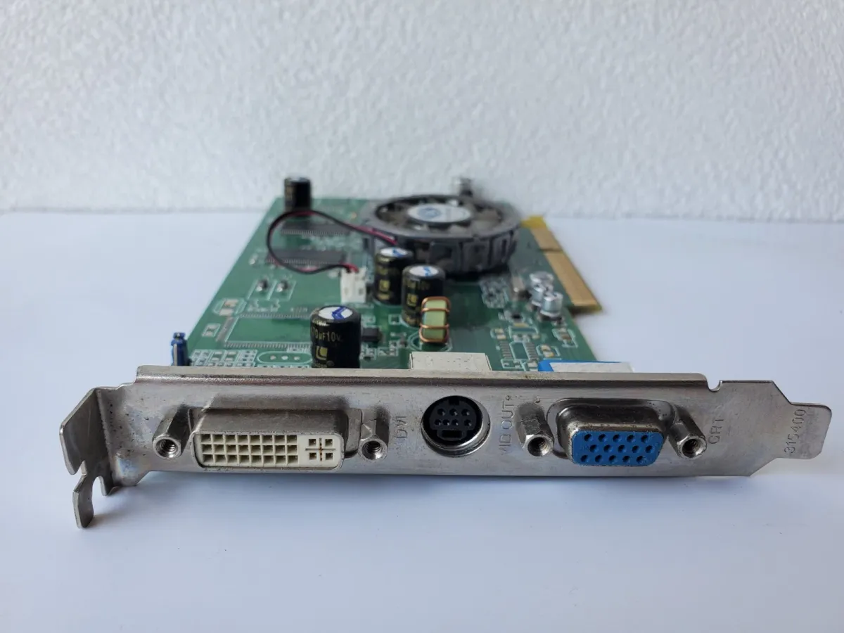 Ретро відеокарта ATI Radeon 9550 128MB AGP  | Гарантія якості від KOMPi